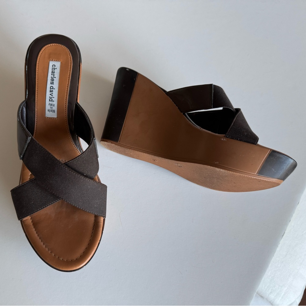 Charles David Platforms, Toffee & Brown, elastic straps across top, Size 38 NWOT